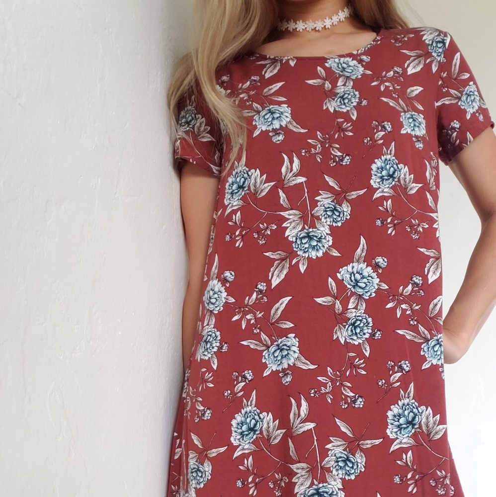 Forever 21 Dress RED w/ flowers